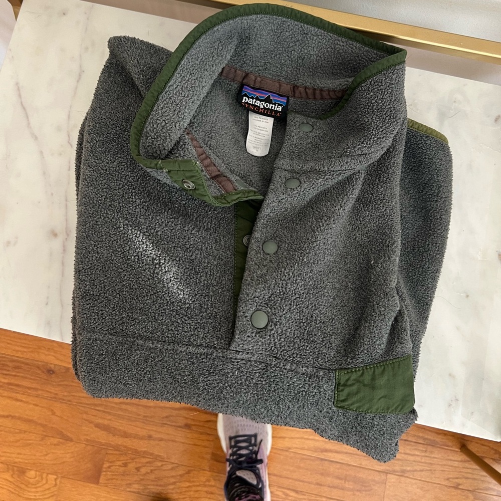 Patagonia Men's Gray Fleece Jacket